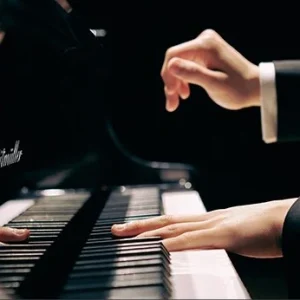 PlayingPianos
